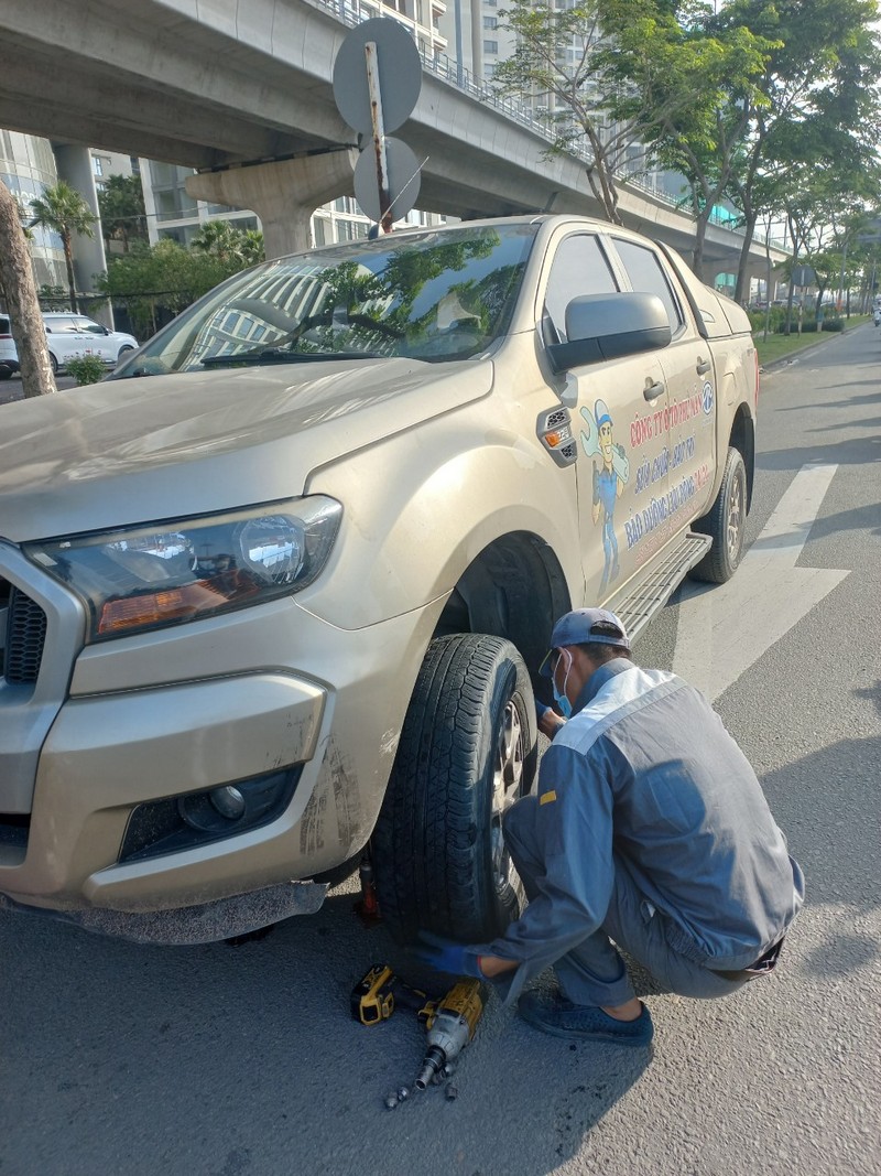 Thay lốp ô tô quận 10