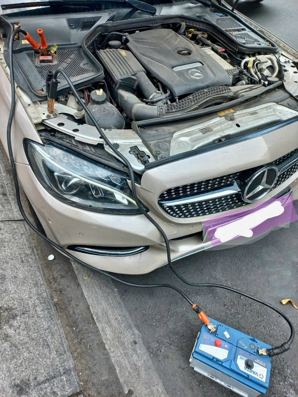 Cứu hộ kích ắc quy tận nhà HCM 
