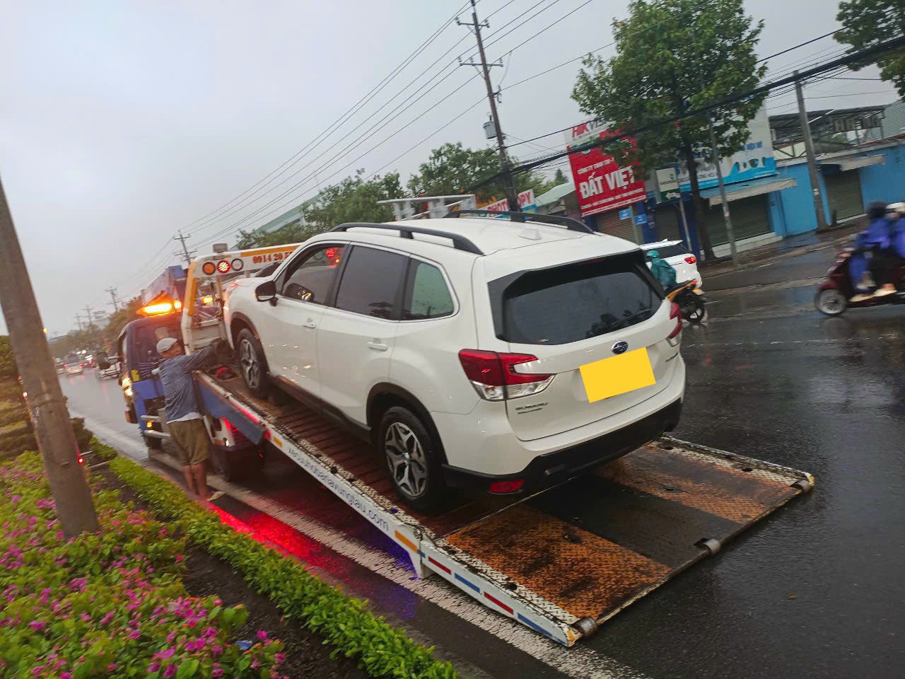 Cứu hộ xe ô tô bị chết máy Tân phú 