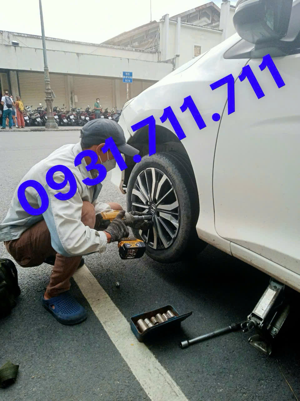 cứu hộ ô tô gần nhất gọi ngay