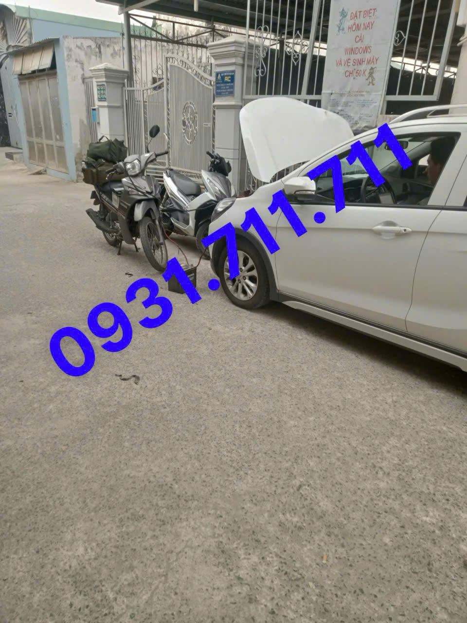 cứu hộ xe ô tô nổ lốp