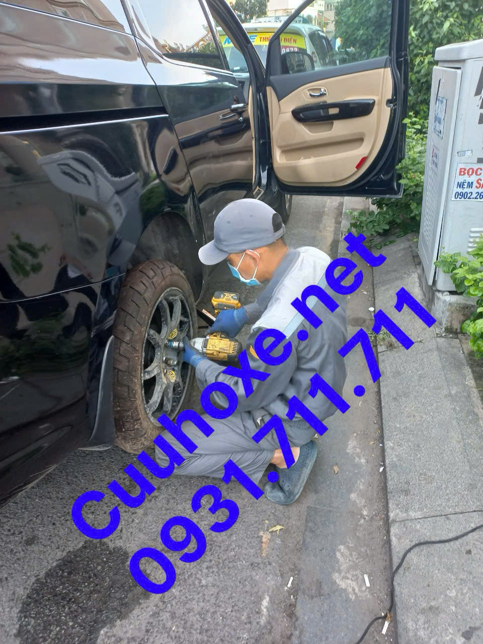 cứu hộ xe ô tô bị kẹt số