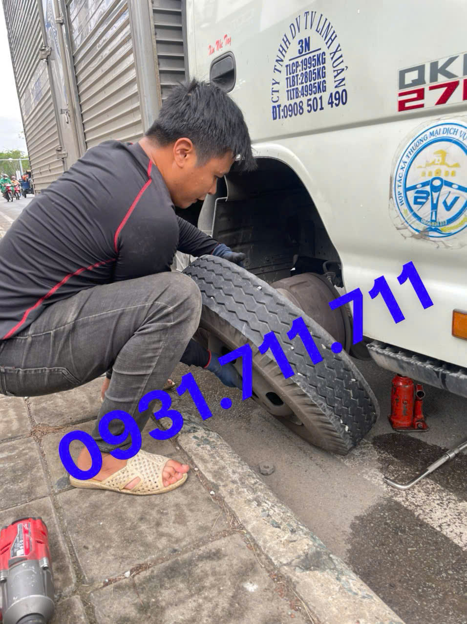 sửa xe ô tô giữa đường